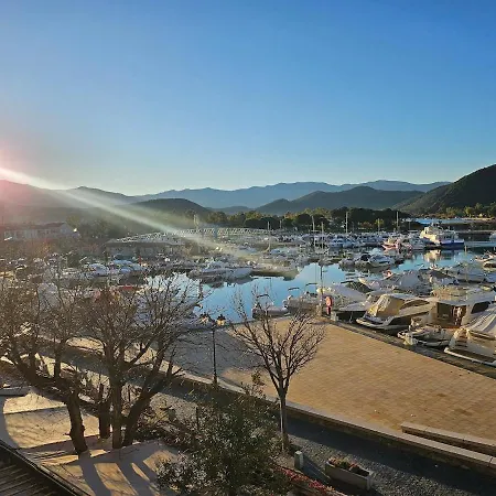 Sur Le Port 아파트
