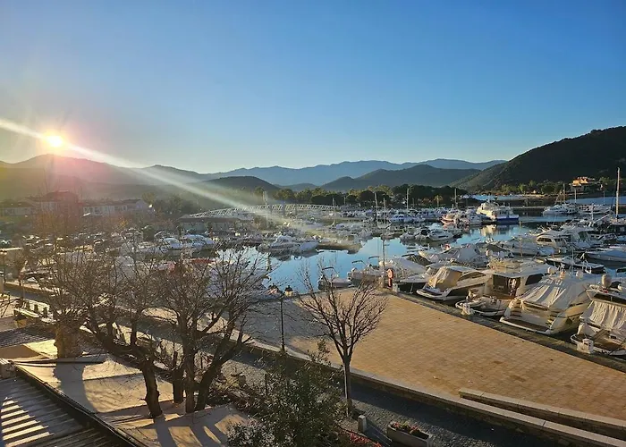 Sur Le Port 아파트