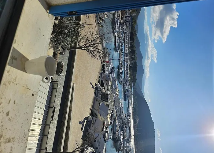 Sur Le Port Saint-Florent (Corsica)